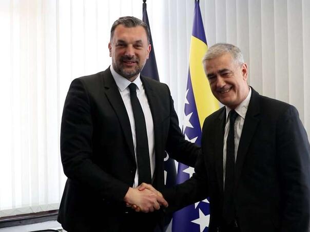 Šuhret Fazlić pristupio Narodu i Pravdi