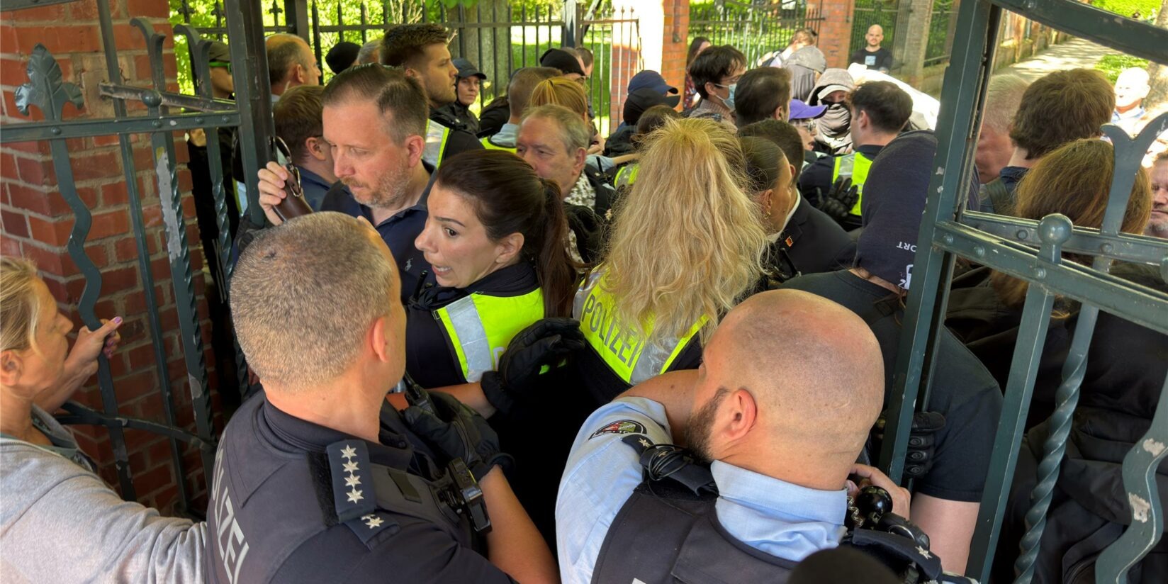Sukob ljevičara i članova AfD-a u Dortmundu, policajac lakše povrijeđen