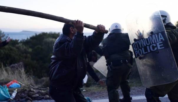 Sukob policije i stanovnika grčkih ostrva zbog izgradnje centara za migrante