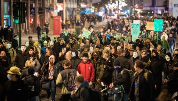 Sukobi policije i demonstranata u Londonu