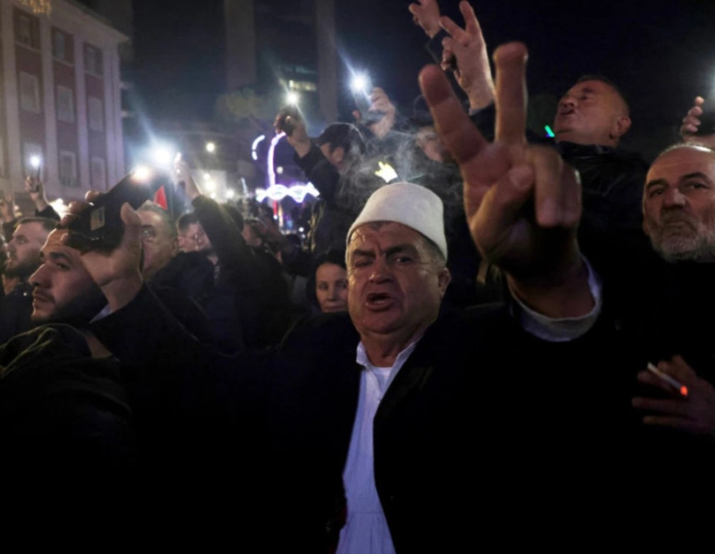 Sukobi u Tirani: Demonstranti bacali brašno na zgradu vlade
