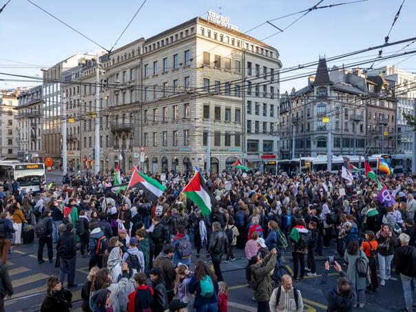 Sukobi u Ženevi: Povrijeđeno pet policajaca tokom protesta za Gazu