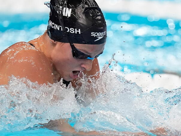 Summer McIntosh oborila svjetski rekord na 200 metara mješovito