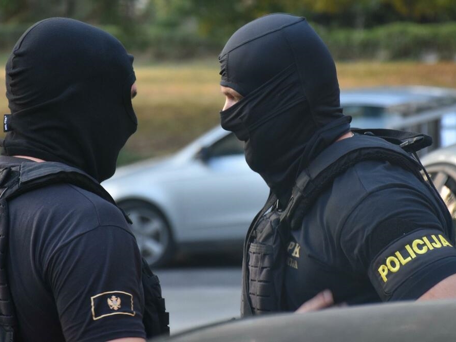 Sumnje u subverzivne aktivnosti: Crnogorska policija blokirala čarter let iz Beograda