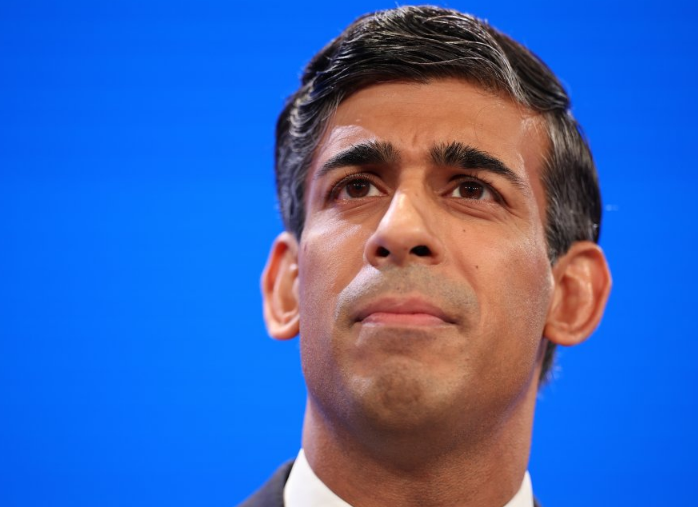 Sunak: Predlažem da povećavamo dob za prodaju cigareta za jednu godinu svake godine