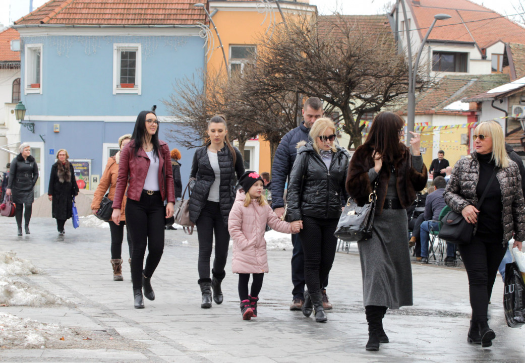 Sunčano i toplo, temperature do 17 stepeni