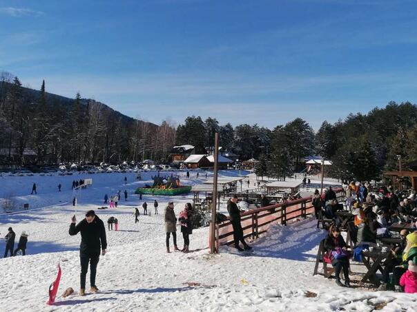 Sunčano i umjereno oblačno vrijeme u BiH, u Neumu 13 stepeni
