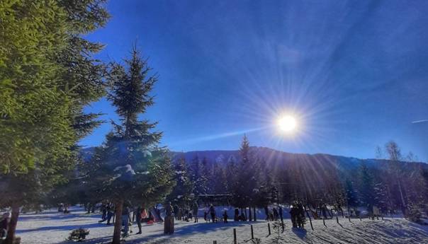 Sunčano jutro u BiH, tokom dana postepeno naoblačenje