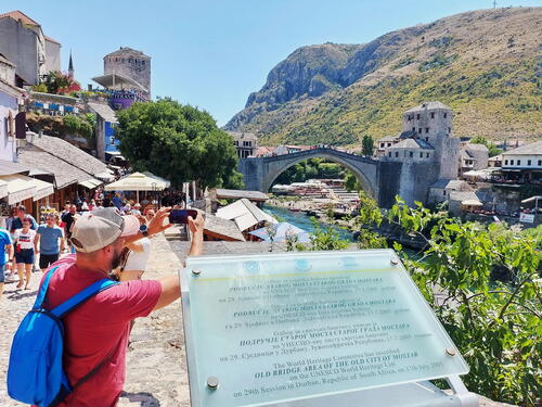 Sunčano jutro u BiH uz malu oblačnost, u Gradačcu i Mostaru 28 stepeni