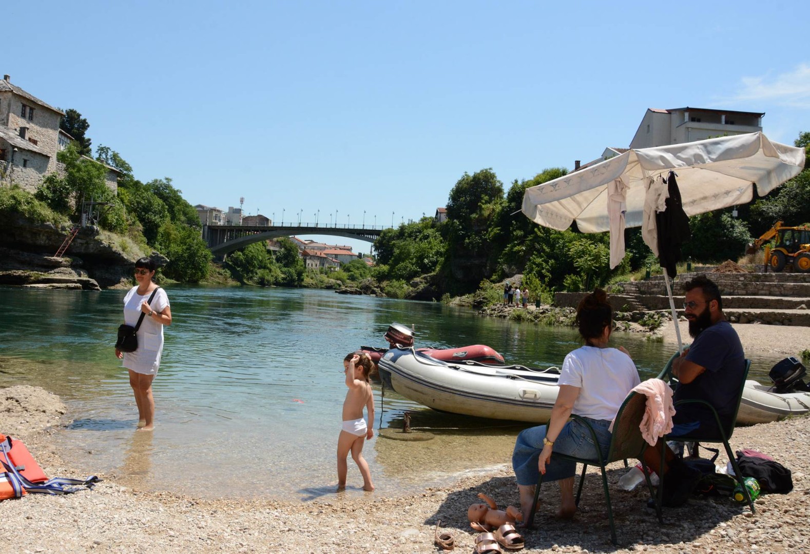 Sunčano vrijeme uz malu do umjerenu oblačnost, temperatura do 33 stepena