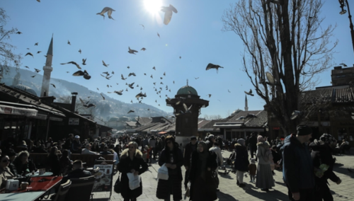 Sunčano vrijeme uz umjerenu naoblaku, poslijepodne kiša