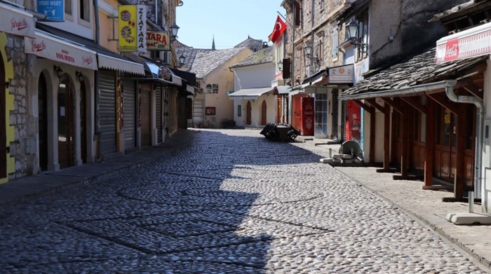 Sunce nije izmamilo Mostarce i Mostarke na ulice