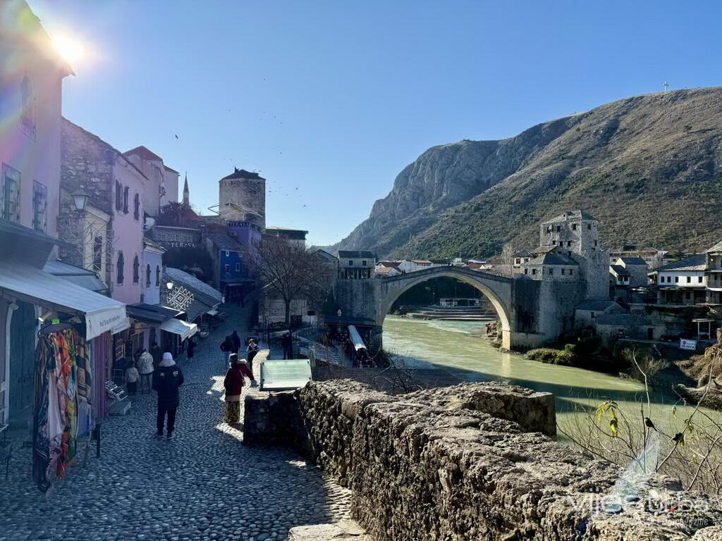 Sunce, Stari most i turisti: Mostar prkosi zimi