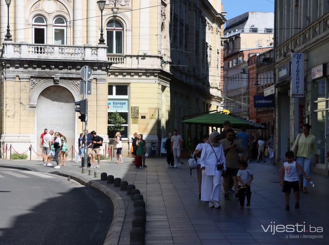 Sunce u Hercegovini, oblaci i pljuskovi u Bosni 