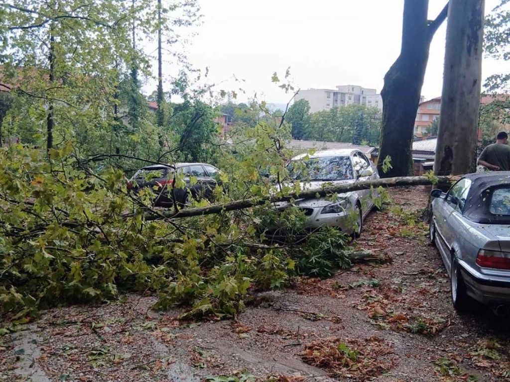 Superćelijska oluja pogodila dio BiH, udari vjetra dostizali 106 km/h