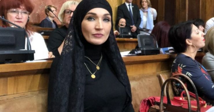 Supruga Muamera Zukorlića imenovana za pomoćnika ministra prosvjete u Srbiji