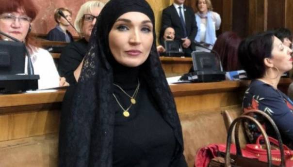 Supruga Muamera Zukorlića imenovana za pomoćnika ministra prosvjete u Srbiji