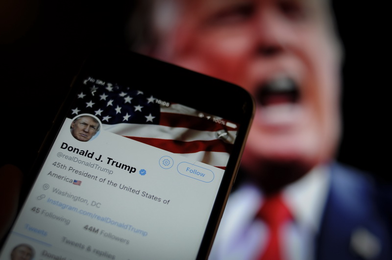 Suspendovan Trumpov nalog na Twitteru i Facebooku