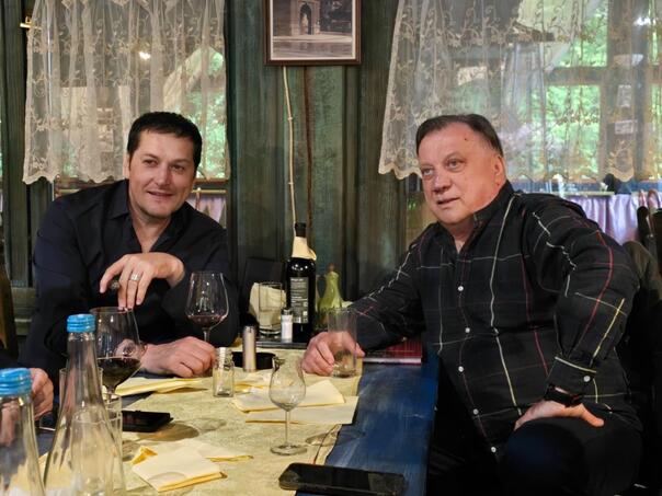 Susret Halida Bešlića i Ace Pejovića u Sarajevu uoči spektakla u Zetri