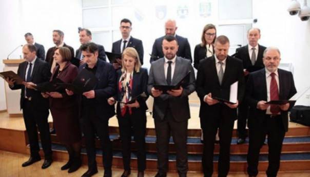 Sutra prva sjednica Vlade KS u novom sazivu