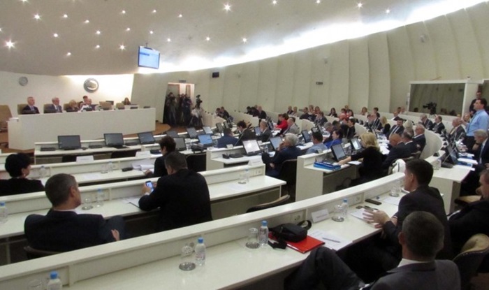 Državni Parlament danas o novom zakonu o javnim nabavkama
