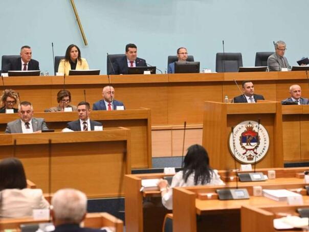 Sutra redovna sjednica NSRS, Stevandić uputio u proceduru zakon o zastavi, grbu i himni RS