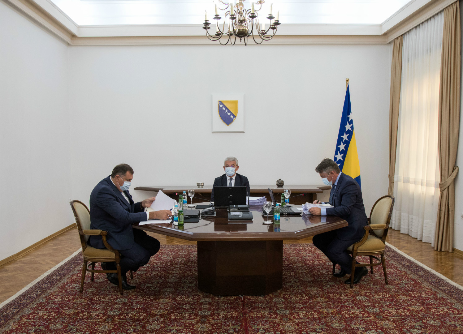 Danas se neće razmatrati ni premještanje Ambasade ni priznanje Kosova