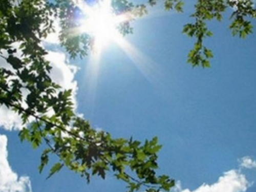 Sutra sunčano uz malu do umjerenu oblačnost, najviša dnevna temperatura između 28 i 34 stepena