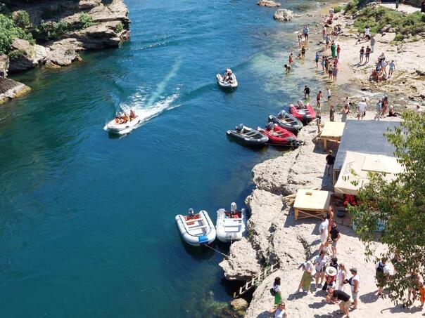 Sutra u BiH sunčano, u Bosni poslijepodne mogući pljuskovi, temperature do 35 stepeni