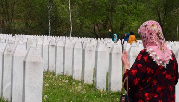 Sutra u Višegradu kolektivna dženaza za osam žrtava