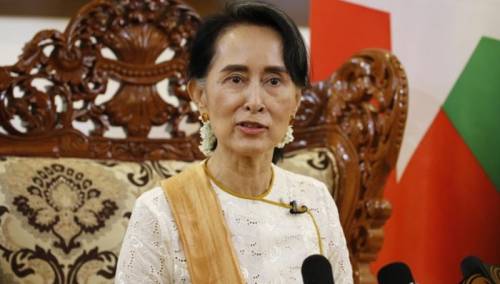 Suu Kyi se pojavila pred mijanmarskim sudom nakon dugog javnog odsustva