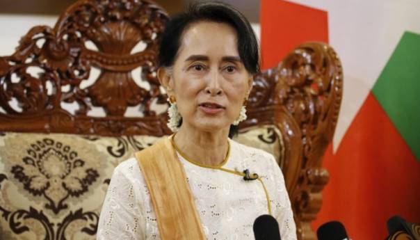 Suu Kyi se pojavila pred mijanmarskim sudom nakon dugog javnog odsustva