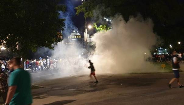 Suzavac ugrozio tek rođene bebe u dva najveća porodilišta