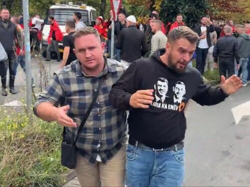 Suze, tuga, bijes: Pogledajte kako su Albanci dočekali presudu Tačiju