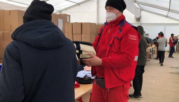 Svakodnevno poboljšavanje uslova za 620 migranata u 'Lipi'