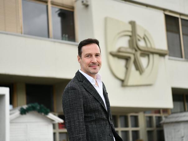 Sve manje karata za spektakl Peđe Jovanovića u Skenderiji, rasprodana tribina