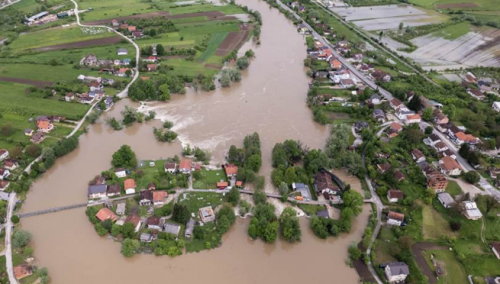Sve nadležne službe i spasilački timovi na terenu, sve više poplavljenih objekata