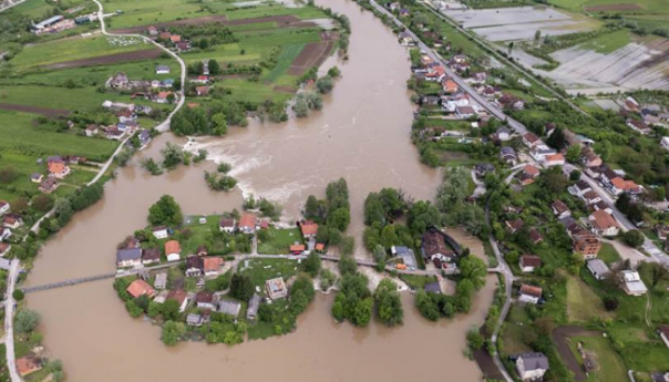 Sve nadležne službe i spasilački timovi na terenu, sve više poplavljenih objekata