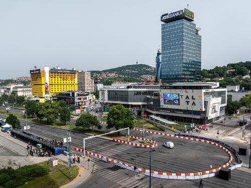 Sve spremno za spektakularni Red Bull Showrun, svi putevi vode u Sarajevo