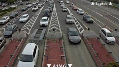 Sve veće gužve i kolone prema moru i na granici u Hrvatskoj