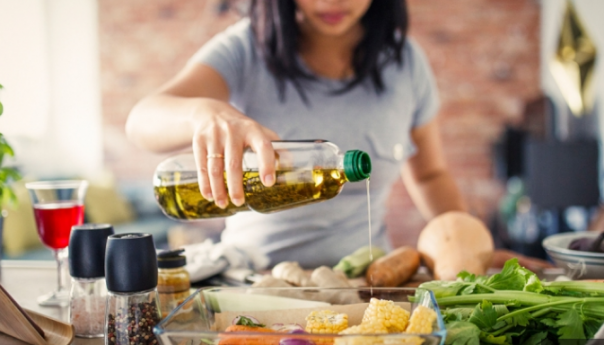 Sve više ljudi osjeća simptome dugog COVID-19: Stručnjaci otkrivaju koja hrana će pomoći