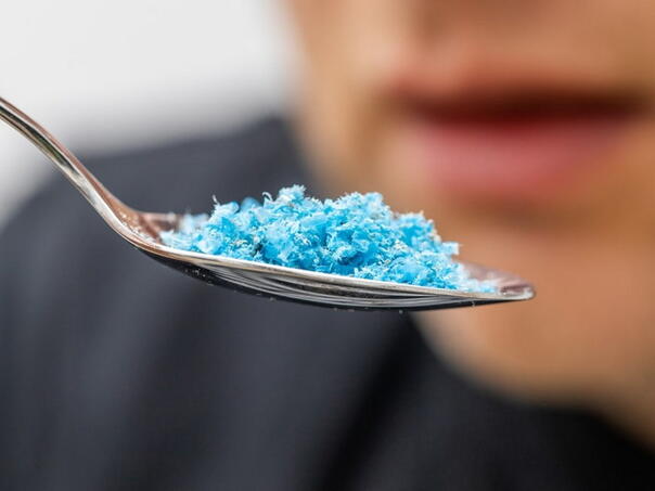 Sve više mikroplastike u hrani i vodi, potrebno više istraživanja o njezinim učincima