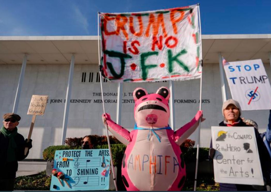 Sve više muzičara odustaje od nastupa u Kennedy Centru nakon Trumpove promjene imena