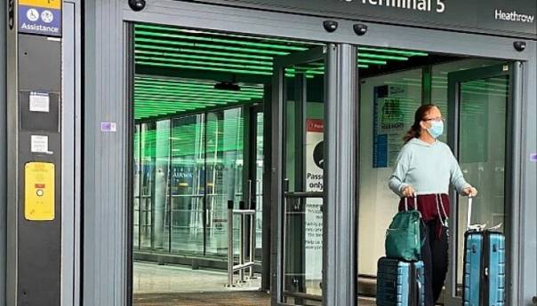 Sve zemlje će biti uklonjene s britanske crvene liste za putovanja