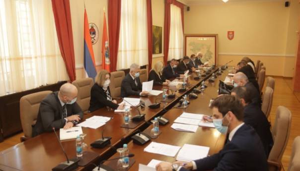 Svečana akademija i defile na Trgu Krajine za Dan RS