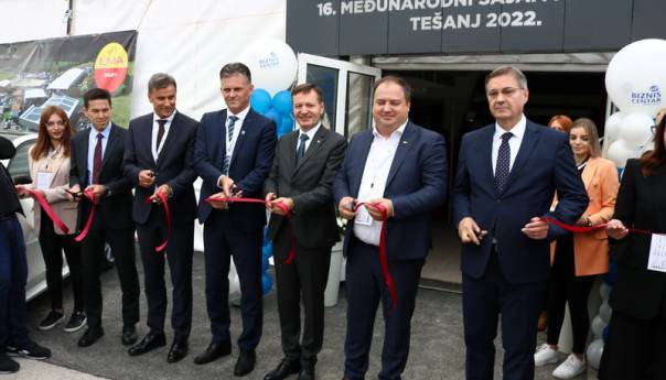 Svečano otvoren 16. međunarodni sajam privrede Tešanj 2022. godine