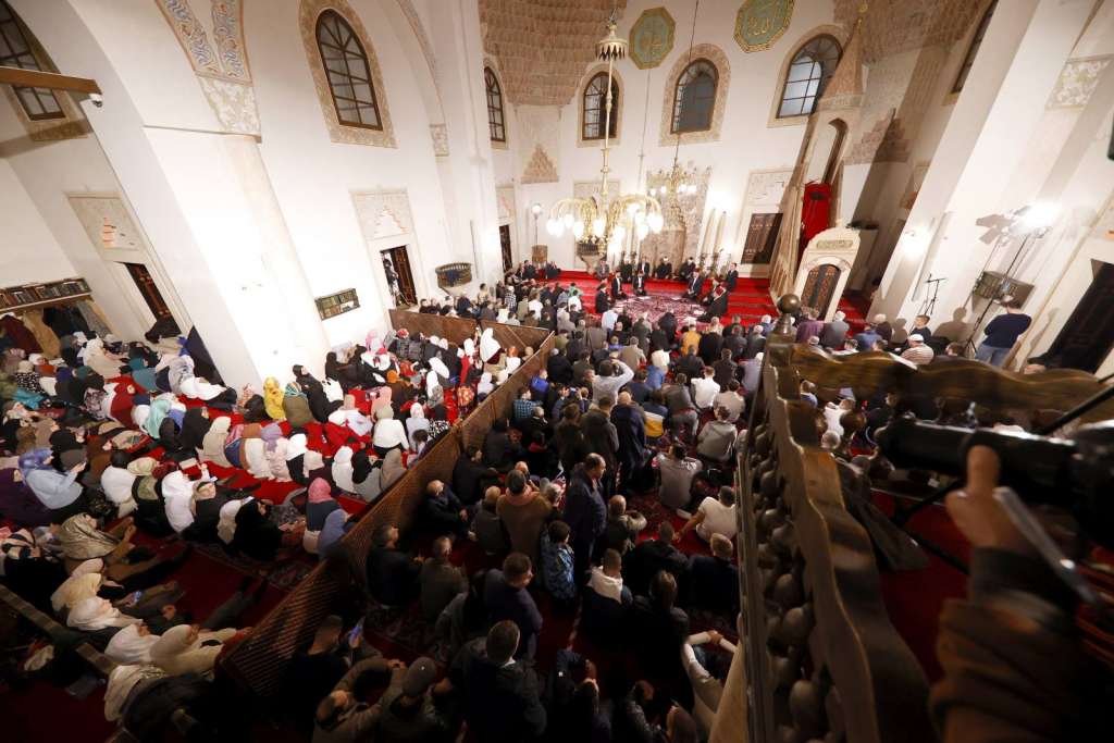 Svečanost povodom mubarek noći Lejletul-kadr u Gazi Husrev-begovoj džamiji