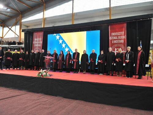 Svečanost u Mostaru: Uručene diplome i promovisano 489 diplomanata