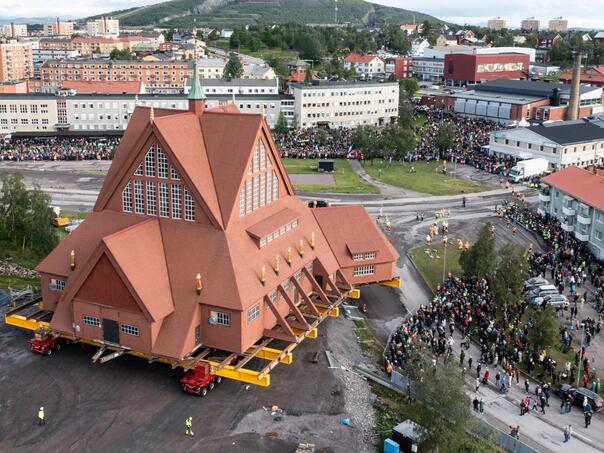 Šveđani voze crkvu na drugu lokaciju, sele cijeli grad
