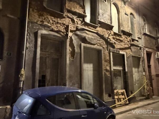 Svi nadležni, niko odgovoran: Fasada pred padom u centru Sarajeva